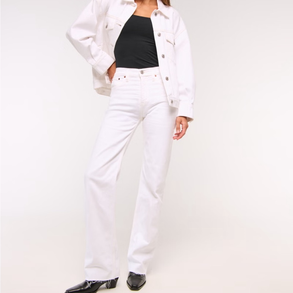 Abercrombie & Fitch White Curve Love Straight Leg Jeans